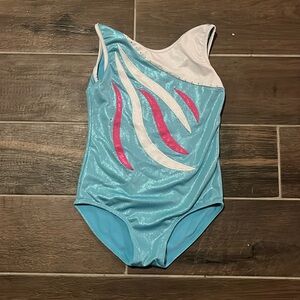 This is an kids leotard size 8 from Amazon